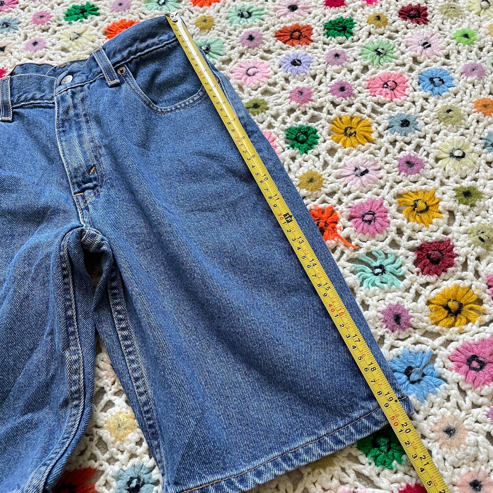 90S Y2K Kids Youth Adult XXS Vintage Levi’S 550 Relaxed Fit Denim Shorts Jorts / Regular 14 W24 W25 W26 W27 /